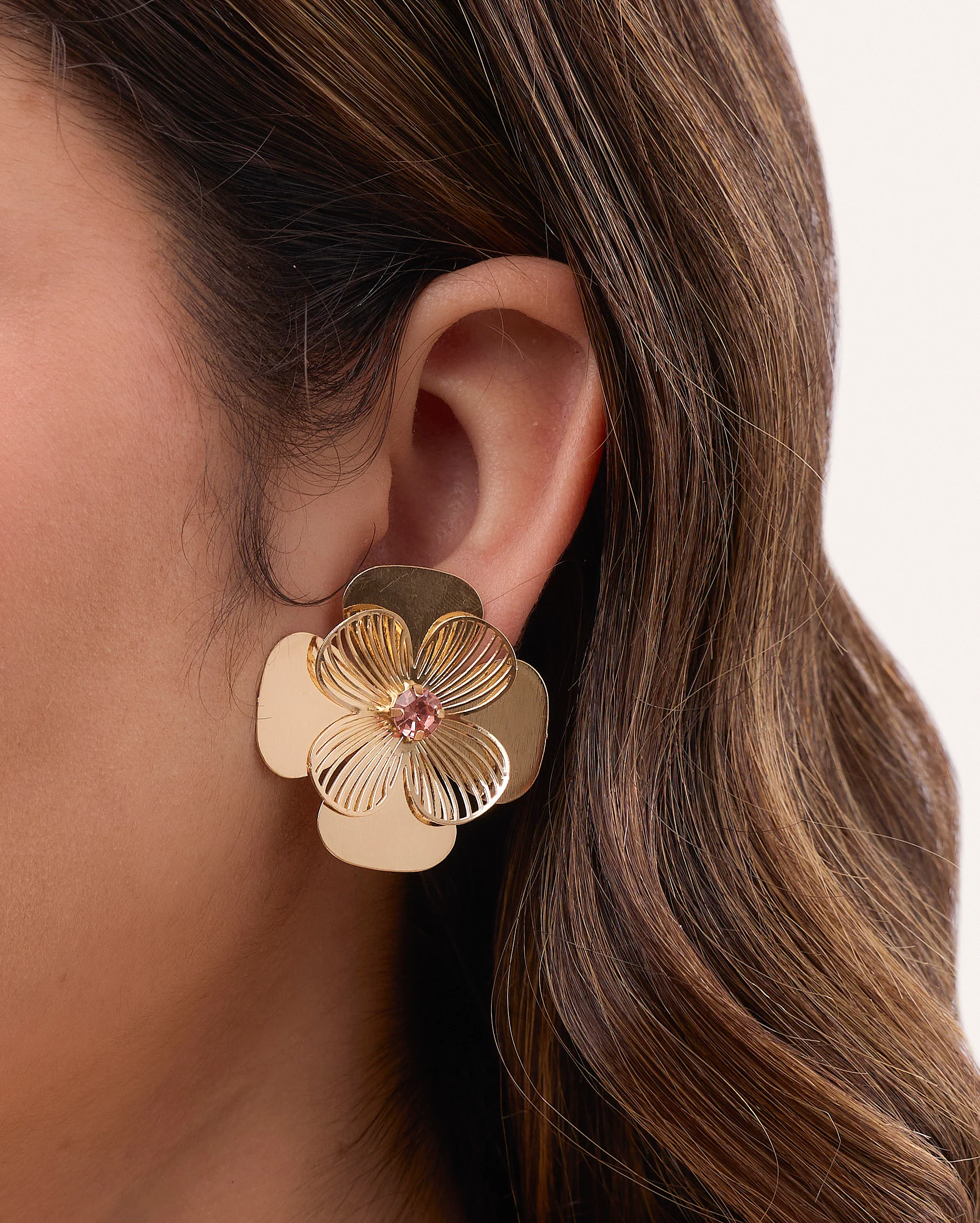 Arete moda flor Dorado - Image 2