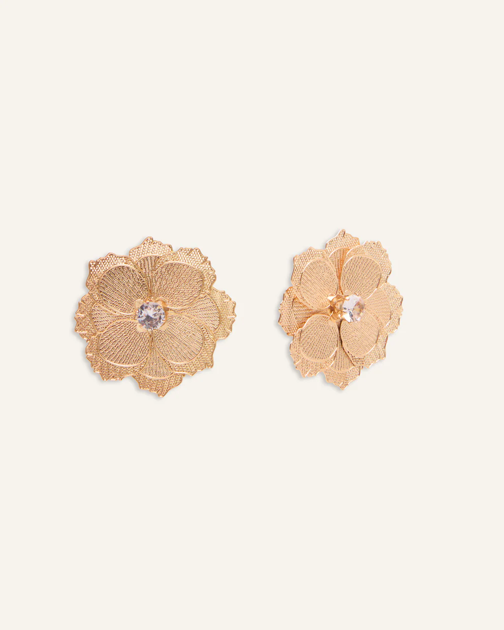 Aretes Moda Flor Dorado