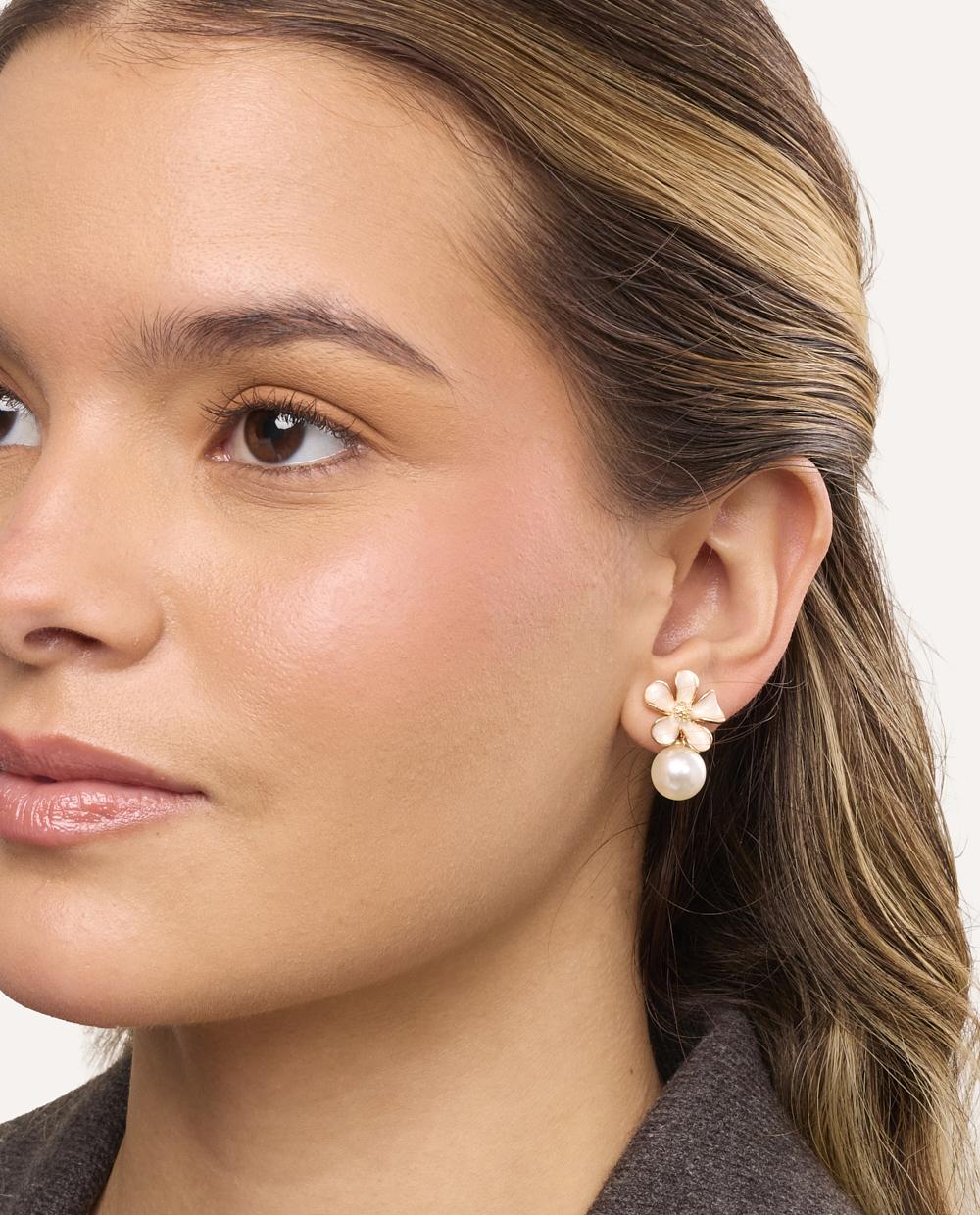 Aretes Moda Pegado Petal Perla Dorado - Image 2