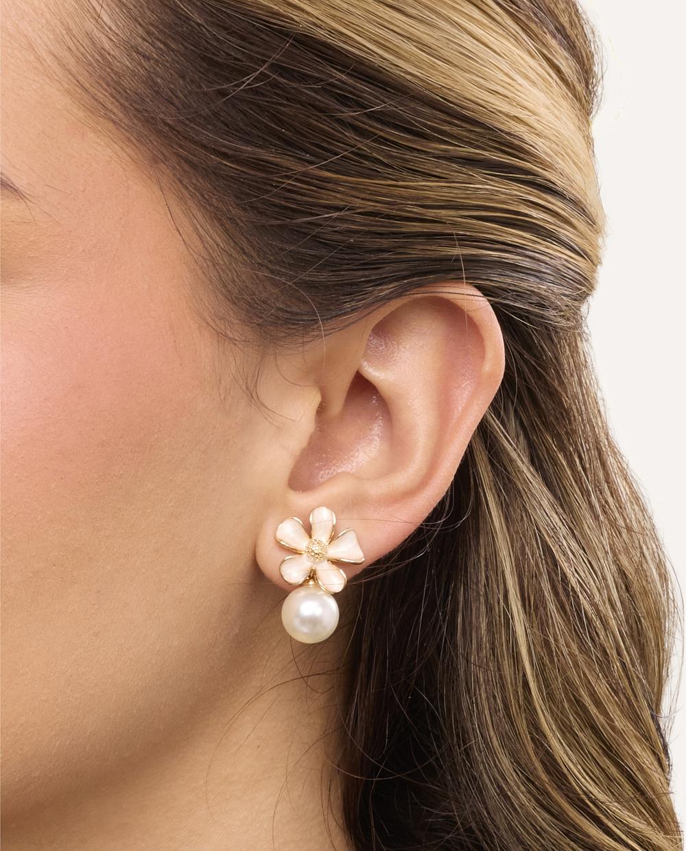 Aretes Moda Pegado Petal Perla Dorado - Image 3