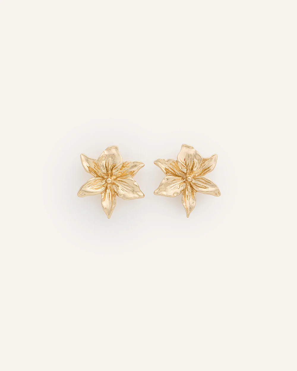 Aretes Trendy Flor Dorado