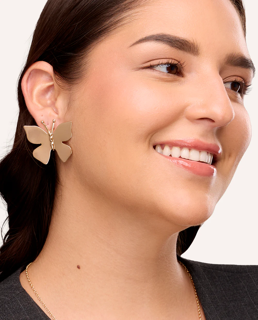 Aretes Trendy Mariposa Dorado - Image 2