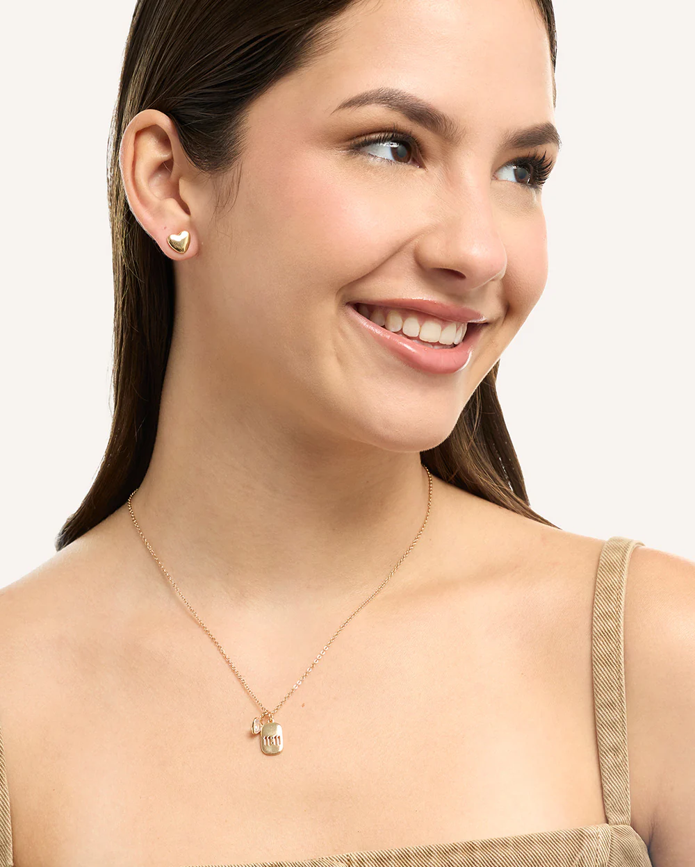 Set Collar + Arete Corazón 11:11 Dorado - Image 2